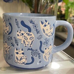 Blue & White Cat Floral Patterned Glazed Ceramic Mug With Footed bottom NWT